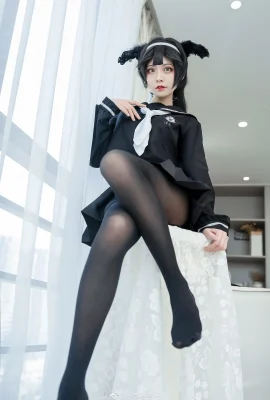 碧藍航線高雄獒超短裙 @一草莓莓一(9 照片)