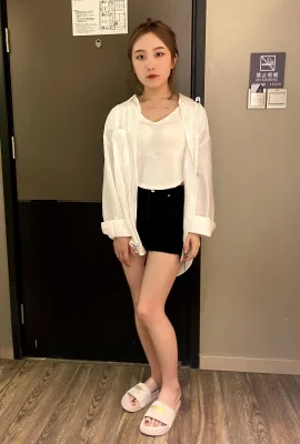 國模愛可(欣欣)大尺度人體私拍套圖(三) (58 照片)