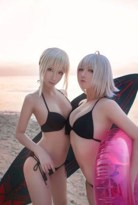 半半子&索索 – 黑貞 海邊泳裝