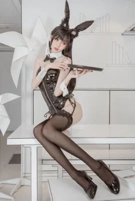 你的負卿愛宕兔女郎COS (29 圖片)