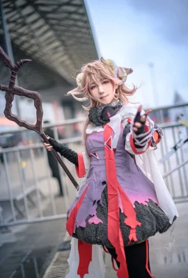 藍小沂KiKi 明日方舟艾雅法拉