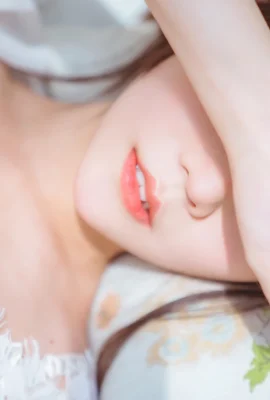 香草喵露露《白色薄紗》罩不住的魔鬼身材 (76 圖片)