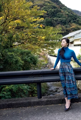 (街山みほ) 氣質美人挺出火辣車頭燈 網友看了馬上就暈 (26 圖片)