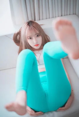 (HaNari ) 這個屁屁誘人！身材太犯規 (24 照片)