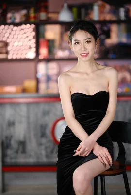 國模何詩婷大尺度人體私拍套圖 (44 圖片)