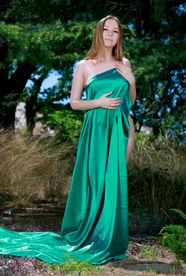 茱莉亞·斯威特－玉中（120張照片）