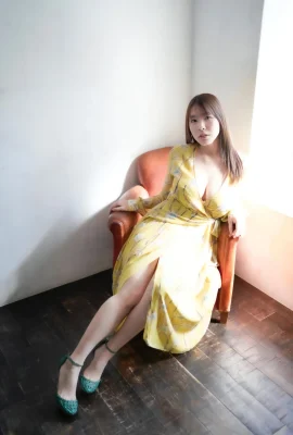 (夏來唯) 事業線好深邃 兩片雪白肌膚大方露出 (34 相片)