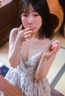 (Han Yeri ) 牛奶般的肌膚、脣紅齒白 (9 相片)