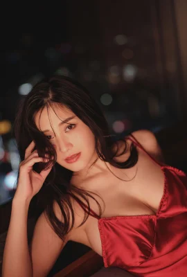 (高橋凜) 美艷人妻感 轉過身的背後線條更是極品火辣 (34 照片)