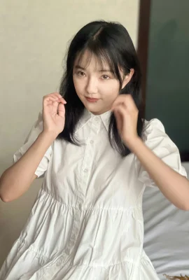 國模小新私拍套圖 (128 相片)