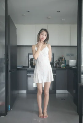 國模雪兒大尺度人體私拍 (99 相片)