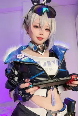 小瑤么么 – Silver Wolf