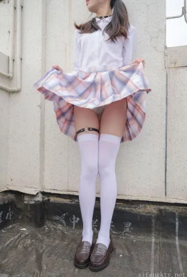 小七《戶外超短裙》寫真拍攝全紀錄(加強版)-02 (170 圖片)