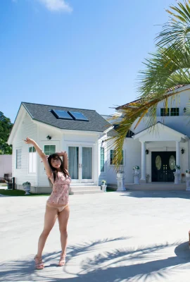 Yuki Nao的數字照片集“ Bare Smile”（80張照片）