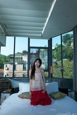 國模小初大尺度人體私拍套圖(一) (100 相片)