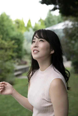 (薄井しお裡) 深邃五官讓人看了著迷 身材更是吸睛 (27 圖片)