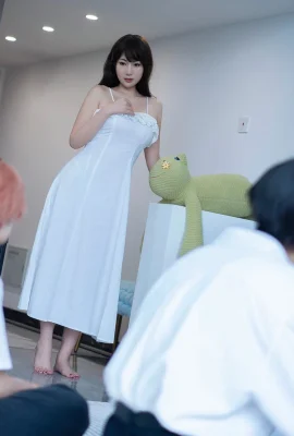 網絡美女星瀾是瀾瀾叫瀾妹呀哥哥的朋友主題劇情拍攝性感奶牛內衣秀豐滿身材誘惑寫真…