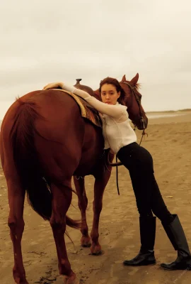 (トリンドル玲奈) 惹火深溝藏不住….火辣身材太誘人 (33 照片)