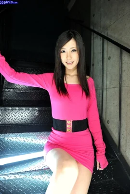 魅力四射的雨宮琴音 (12 照片)