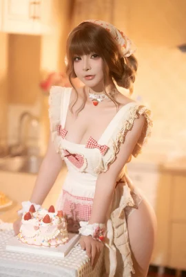 網絡美女yuuhui玉彙冬日甜心主題私房性感女僕裝露豐腴身材奶油裹身火辣誘惑寫真134P