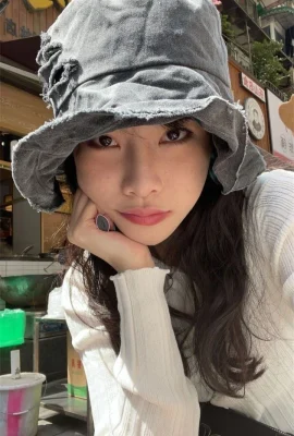 fb上認識的女網友～超辣欠啪！ (20 相片)