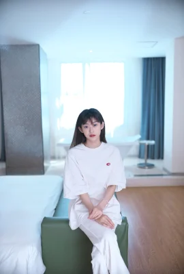 國模華莎人體私拍套圖 (117 相片)