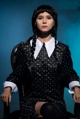 Leona Mia  – 怪異的性感