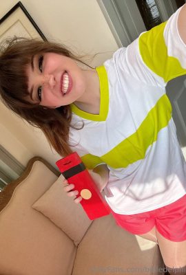 百麗·德爾芬（Belle Delphine） – 千野