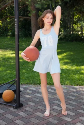 肖尼（Shawni） – 該玩的時間（106張照片）