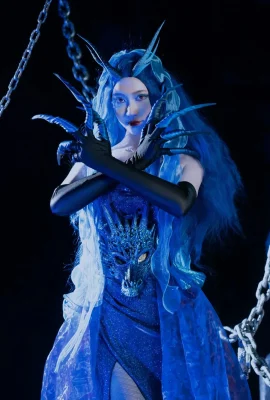 年年 – 西海龍王 敖閏