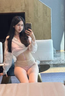 人氣Coser不呆貓粉色襯衣女友主題私房性感粉色內衣配超薄肉絲秀完美身材誘惑寫真66P