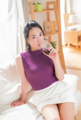 (山中知恵) 白嫩美乳身材令人著迷….性感曲線一覽無遺 (20 照片)