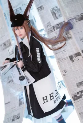 Coser小姐姐星之遲遲明日方舟本-Heartbeat主題性感多套服飾系列秀完美身材誘惑寫真 10