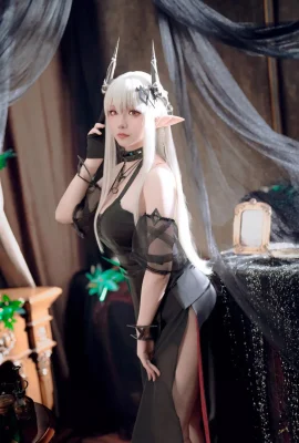 Coser小姐姐星之遲遲明日方舟本-Heartbeat主題性感多套服飾系列秀完美身材誘惑寫真 5