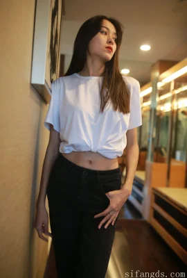 國模娜莎大尺度人體私拍套圖(二) (87 照片)