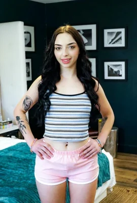 【團隊飛碟】2025年5月22日 – 斯嘉麗玫瑰木 – 我的第一個成為爸爸的好小肛門蕩婦【85p】