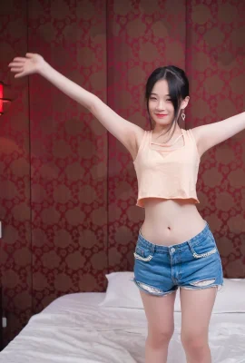 婕咪粉乳芙蓉水中戲(29 圖片)