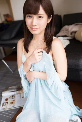 (小島みなみ) 性感渾圓美胸讓你臉紅心跳 身材超辣 (36 照片)