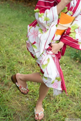 (湊莉久) 飽滿乳量溢出 姣好身材不藏了 (30 照片)