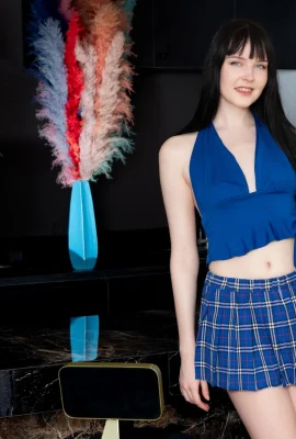 阿米莉亞·雷文（Amelia Riven） – 藍色格子（102張照片）