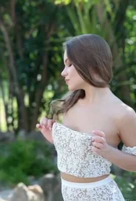 Lila Nova  – 花園Deligh（85張照片）