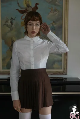 【自殺女孩】6月6日，2025年 –  Missfernandez  – 鋼琴繆斯【61p】