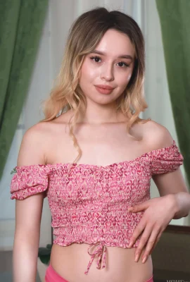 Mia Lamb  – 展示（92張照片）