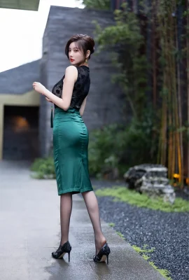 楊晨晨 – 綠色長裙 (100 圖片)