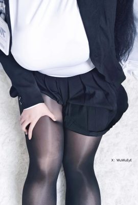 嗚咽 豐川嗚子 – Tsukatsuki Rio 1 (Blue Archive)