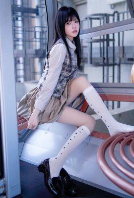 桜桃喵– 制服摩天輪