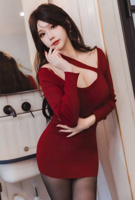 雪晴Astra – 紅裙黑絲小嬌妻(66P)