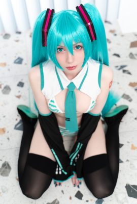 維多利亞·莉瑞爾 – 初音未來