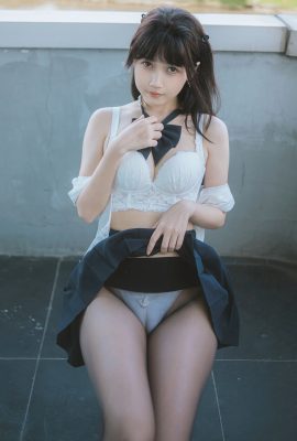 不呆猫 – 可愛女生学妹户外 (60P)