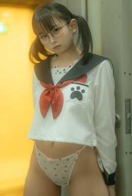 幼水铃衣 – 小蛋糕加溫柔女生 (31P)